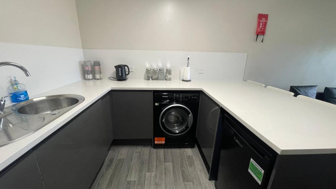 Mays Apartments - 102 Mill Street, Free Parking, 2 Minute Walk To Baltic Market And City Centre - Apartments Sleep 1-10 Guests Liverpool Dış mekan fotoğraf