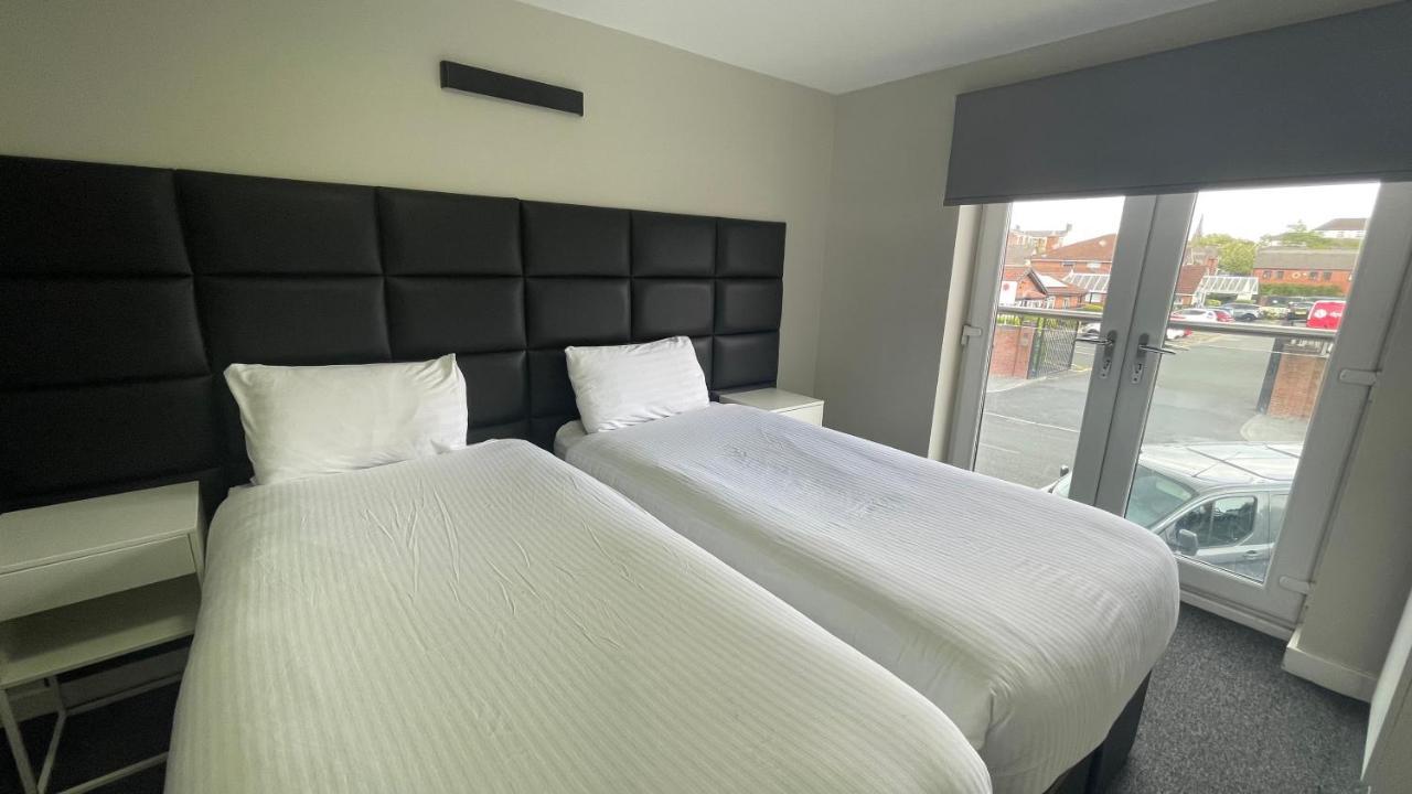 Mays Apartments - 102 Mill Street, Free Parking, 2 Minute Walk To Baltic Market And City Centre - Apartments Sleep 1-10 Guests Liverpool Dış mekan fotoğraf