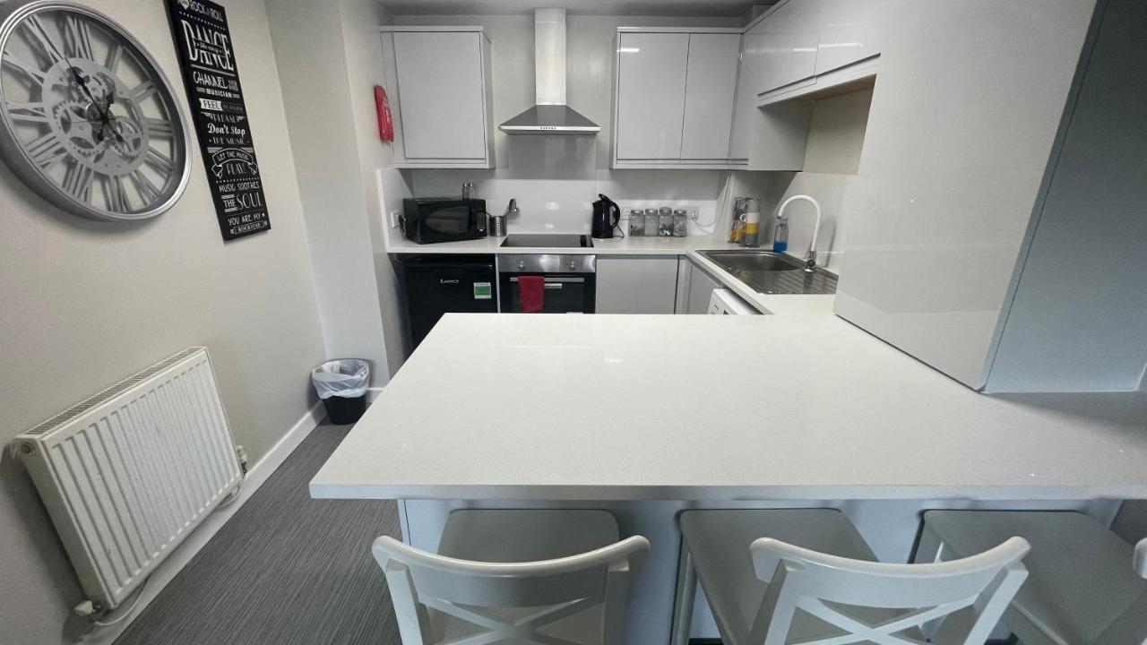 Mays Apartments - 102 Mill Street, Free Parking, 2 Minute Walk To Baltic Market And City Centre - Apartments Sleep 1-10 Guests Liverpool Dış mekan fotoğraf